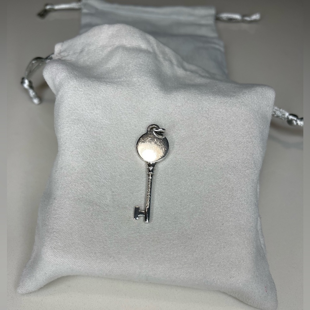 Tiffany & Co. Round Key Pendant - Picture 4 of 6